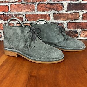 Hush Puppies Cyra Catelyn grey suede chukka/ankle tie boots. Size 6.5